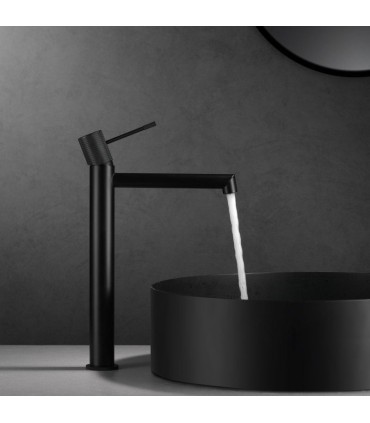 Conjunto de duche monocomando LINE Preto Fosco